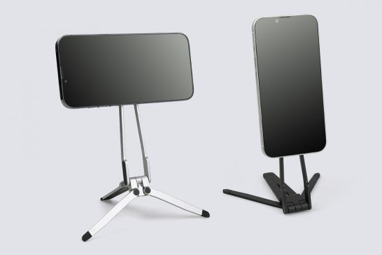 三脚・スタンド・グリップがこれ1台。持ち運び自在の“3Wayスマホスタンド”登場
