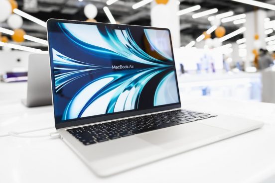 有機EL版「MacBook Air」、2028年に登場？