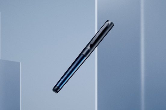 表情を変える“二重構造ボディ”──トンボ鉛筆の水性ゲルボールペン「ZOOM L1」に新色5色登場