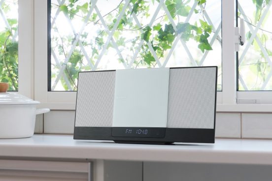 奥行わずか95mmの超薄型！ AUREXからスリムコンポ「AX-WSS60」登場！