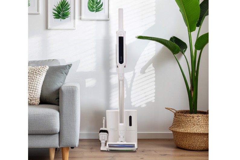 ダストステーション付きでゴミ捨ての手間激減！ エディオン「e angle」からコードレススティック掃除機登場