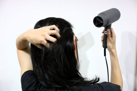 1万円台で美髪がかなう!? 産後の抜け毛に悩むママライターが識者推薦のサロニア「スムースシャインドライヤー」を本音レビュー
