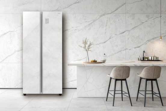 パノラマオープンで庫内が見やすい！ 高級感のある大理石調デザインの2ドア冷蔵庫「AQR-SBS48A」