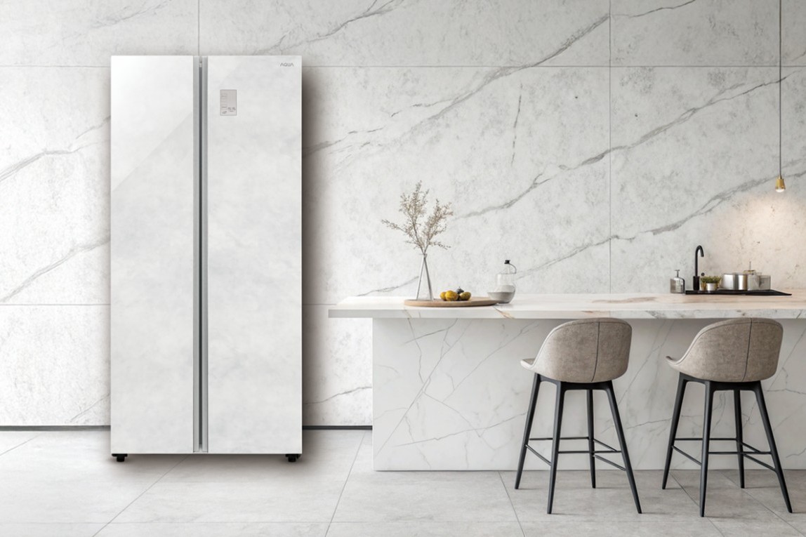 パノラマオープンで庫内が見やすい！ 高級感のある大理石調デザインの2ドア冷蔵庫「AQR-SBS48A」