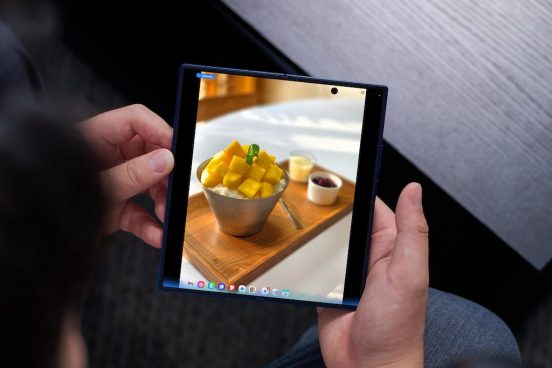 次期Galaxy Z Fold8、折りたたみiPhoneと別仕様の「シワなしディスプレイ」を搭載？