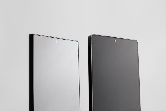 隠さなくてもいいか！ 次期Galaxy S26 Ultra向け「プライバシーディスプレイ」がうっかり公開