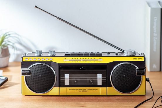 カセットもBluetoothもこれ1台！ サンワサプライの80年代風ラジカセに新色追加