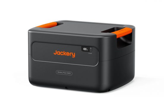 4人家族分の電力を1台で。超大容量の家庭用防災電源「Jackery ポータブル電源 3600 Plus」