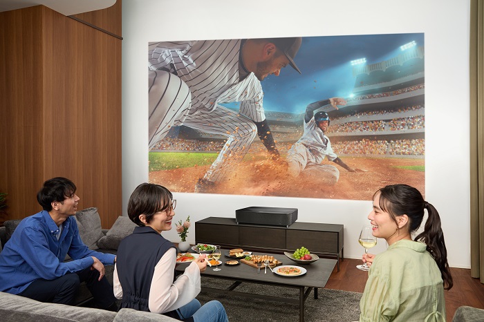 4K画質で大画面が楽しめる！ エプソンの家庭用プロジェクター「Lifestudio」に新作2モデル登場