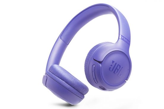 使いやすさや音質はそのままアップデート！ 最長76時間使える「JBL Tune 530BT」