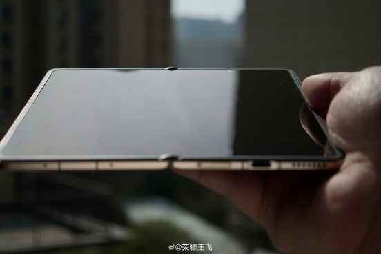 見てくれ！ 次期Honor Magic V6で画面の折り目がきれいに消えた