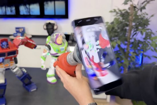 Galaxy S26 Ultraの水平ロック、電動ドリルで回転させて検証！ すごい結果に