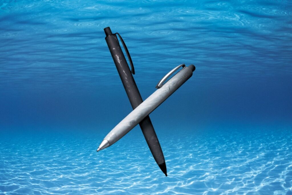 海水由来の新素材でひんやりさらさら！ トンボ鉛筆から新シャープペン「FUMI」登場