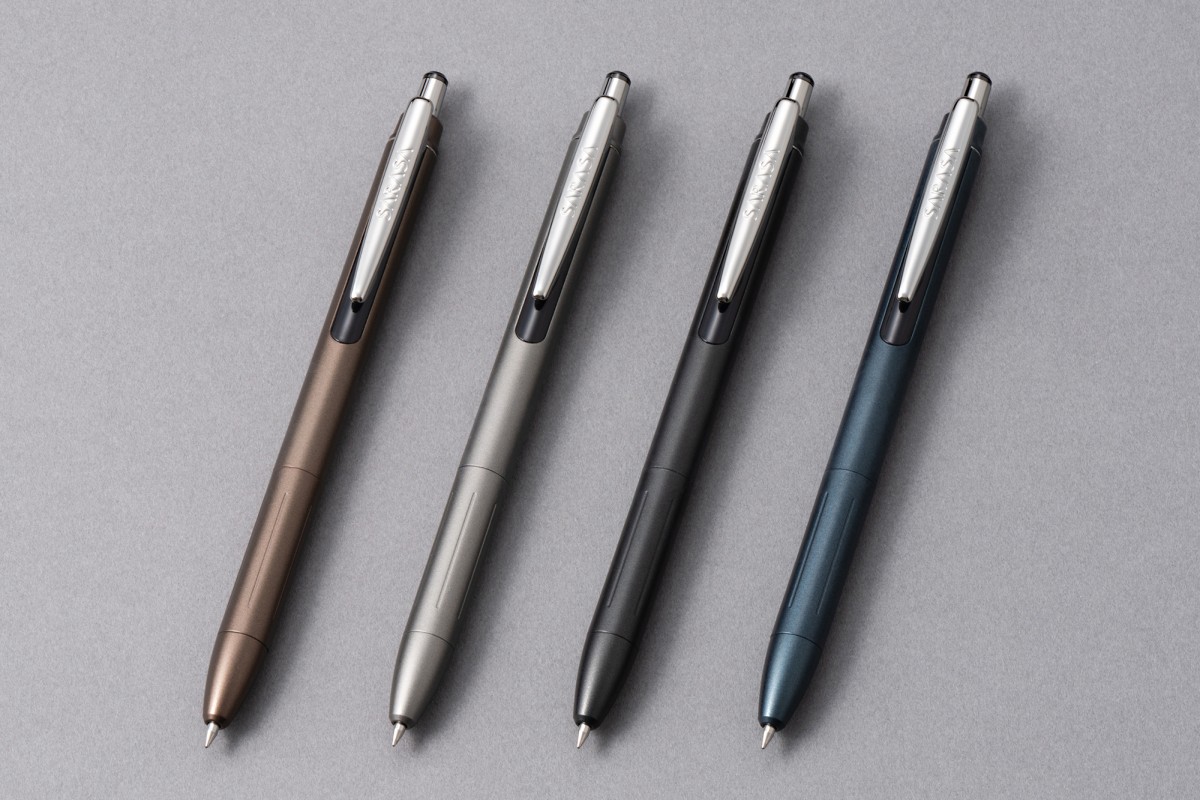 累計250万本超えの“大人サラサ”にシックな新色追加。銀色クリップ搭載の「サラサグランド」