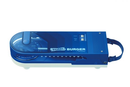 サメ×レコードの奇跡のコラボ！ 気仙沼産サメ革を採用した「シャークバーガー」が先行販売