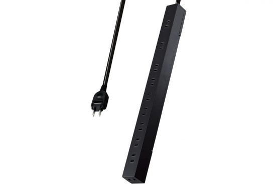 ごちゃごちゃした配線をすっきりさせよう！ エレコムの10個口電源タップがAmazonセールで2000円台に