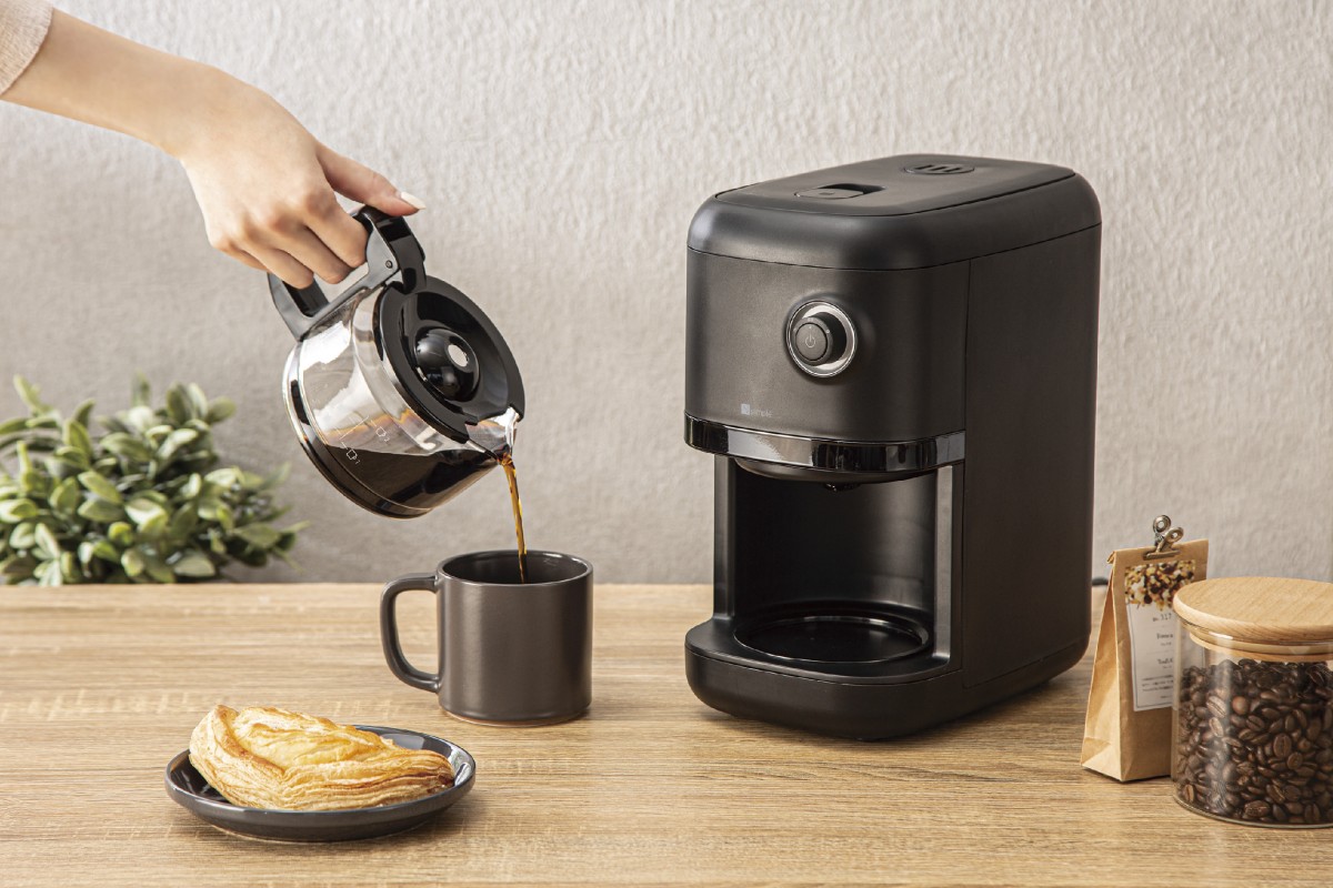 1万円切るコスパのよさが魅力！ 豆挽きからドリップまで全自動のニトリのコーヒーメーカー