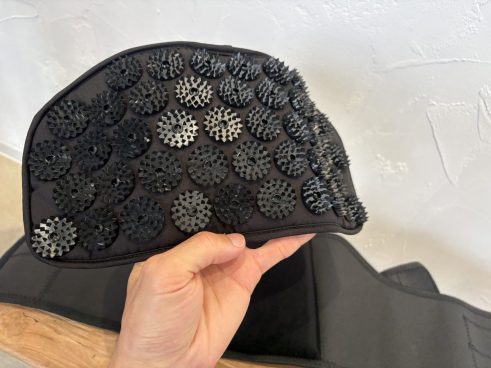 このスパイクに中毒者続出！“痛キモチいい” トゲトゲマット『Shakti（シャクティ）』が怒涛の新製品ラッシュ