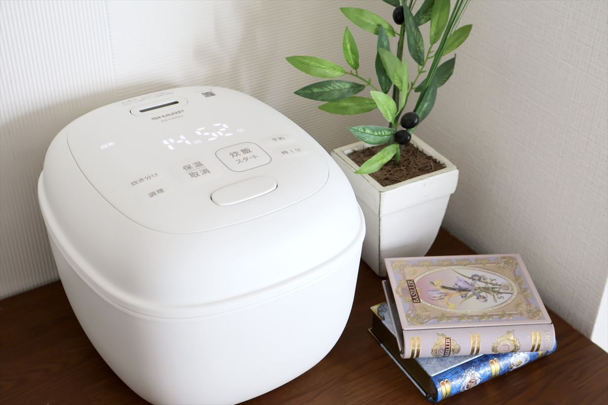 ちょっとした料理も作れて自炊が楽しくなる！1万円台で買えるシャープの“かわいい炊飯器”を使ってみた