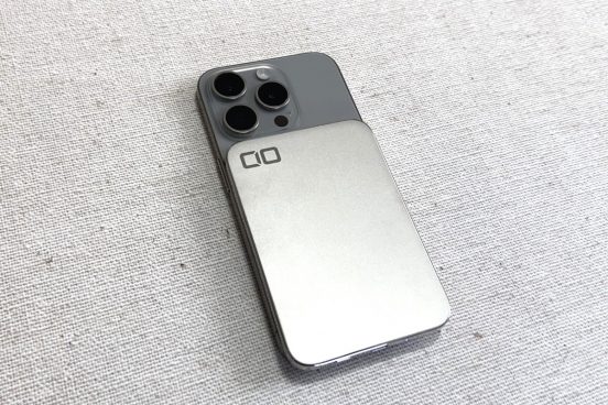 「3000mAhの容量ってどうなの？」→4.98mmの薄すぎモバイルバッテリーが日常使いに最適でした