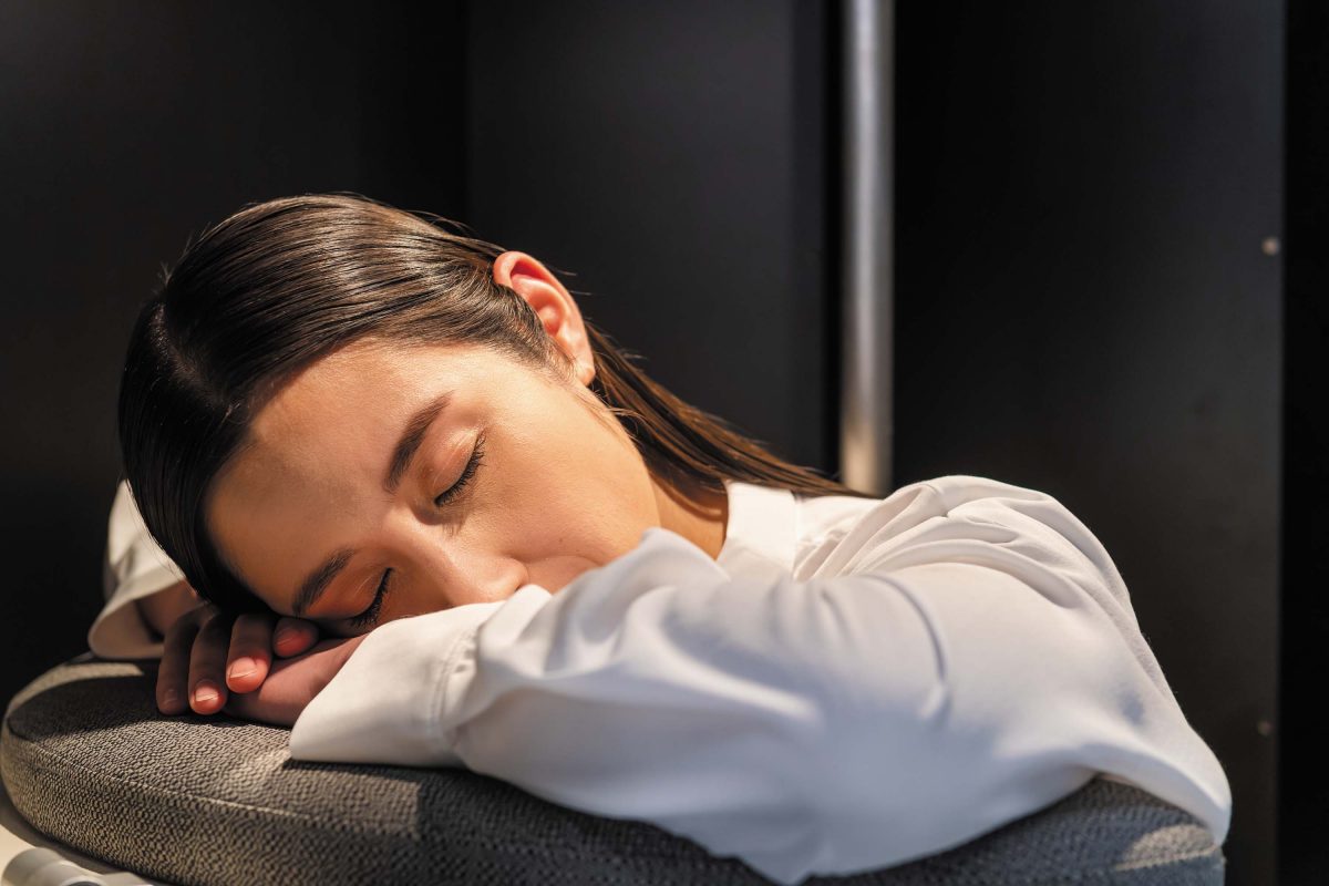 みんな、昼寝しようぜ！仕事のパフォーマンスが上がるパワーナップ（仮眠）サービス＆アイテムをキャッチアップ