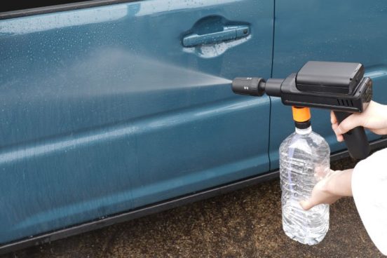 水道も電源コードも不要！ サンコーからペットボトル対応の折りたたみ式高圧洗浄機登場