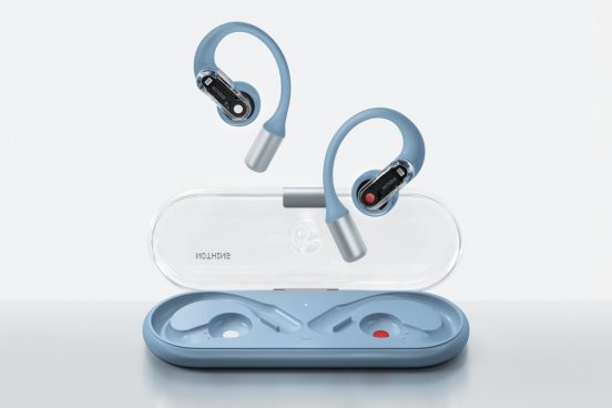 耳をふさがず軽やかな装着感！ Nothingのオープンイヤー型「Ear (open)」に新色ブルーが追加