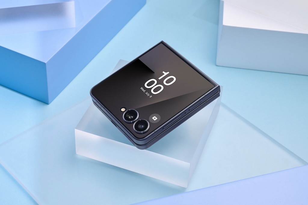 次期Galaxy Z Flip8も「Qi2」に踏み切らない？ ケースの最新画像で濃厚に