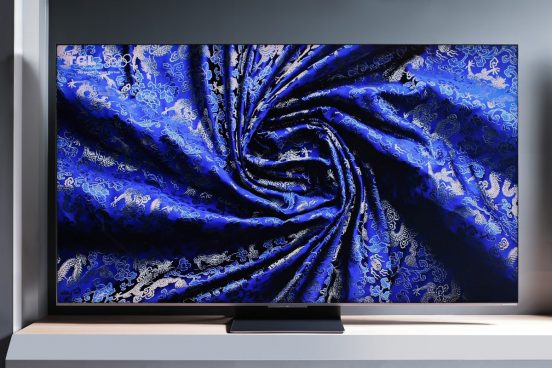 最新大画面テレビは色彩豊かな「SQD-Mini LED」に注目。TCLプレミアムモデル「C8L」の実力とは？