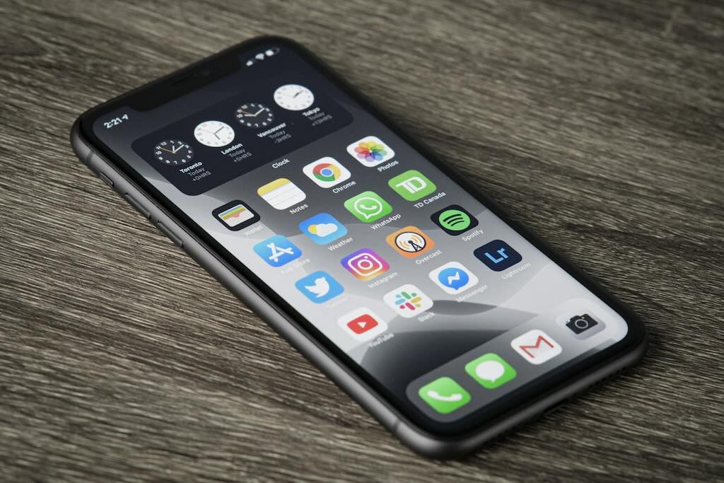 アップルも対応不可能！ 古いiPhoneを標的にした脆弱性「usbliter8」が見つかる