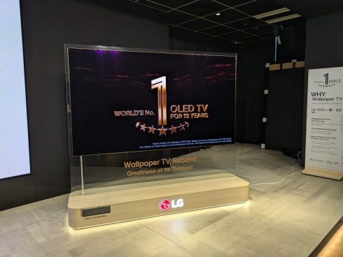iPhone並に薄くて83V型！ LGの最新有機ELテレビ「W6」はテレビの新しい提案かも