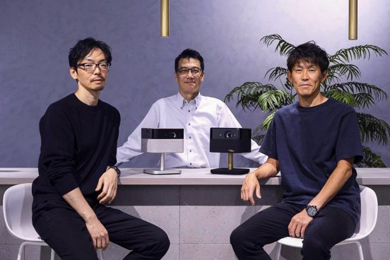 【インタビュー連載・心と体に響くプロダクトデザインの深淵】＃3　エプソン家庭用プロジェクター「Lifestudio Flex」