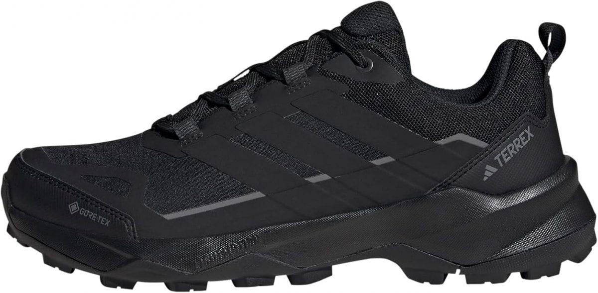 アディダスのトレッキングシューズ「テレックス スカイチェイサー AX5 GORE-TEX」がセールで39%オフ！