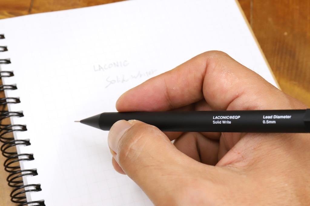 ぶっちゃけ長時間の筆記は疲れます──それでも大人がプレミアムシャープ「Solid Write」に熱狂する理由