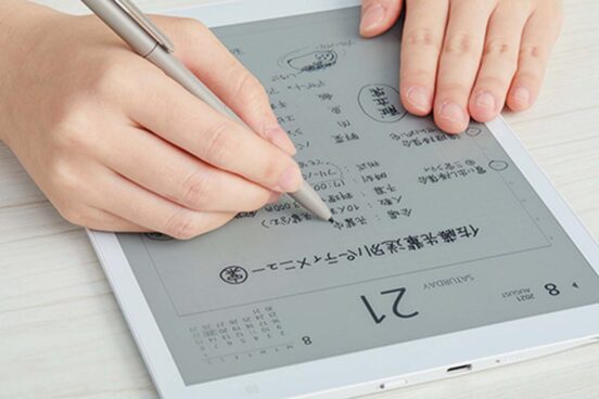 デジタルデバイスでもアナログペンの書き心地で使う。カラー化で表現の幅がグンと広がる「電子ペーパー端末」