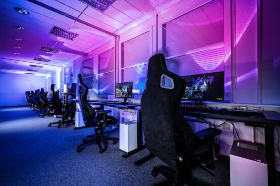 ゲーマーの楽園が“狩り場”に。eスポーツホテルを襲った「お粗末なメモリ泥棒」の結末