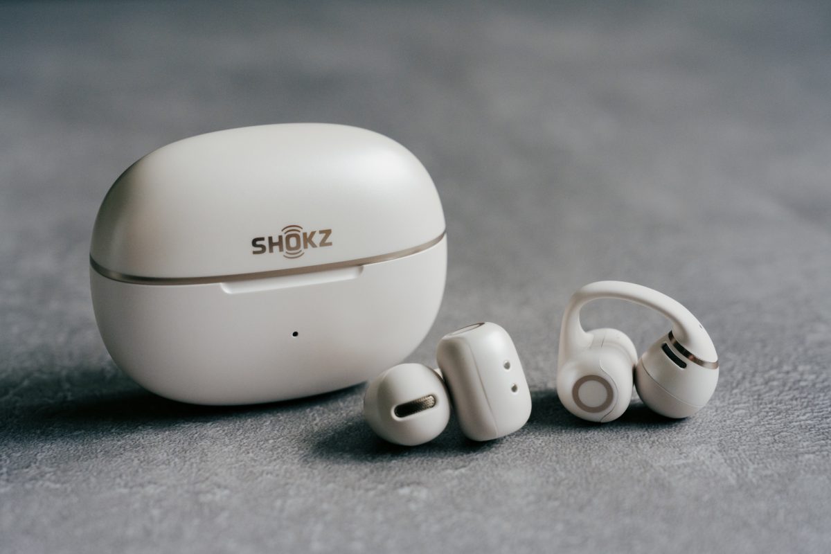 見た目以上に「鳴る」。Shokz「OpenDots 2」は、イヤーカフらしからぬ迫力あるサウンドで一日中楽しめる