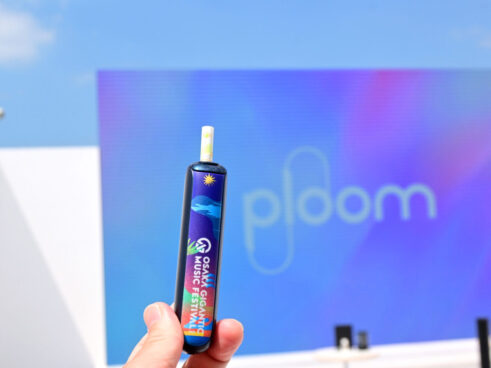 真夏のフェスでJT「プルーム」が超クールな喫煙所を無料開放！ サービス満点の会場をレポート 
