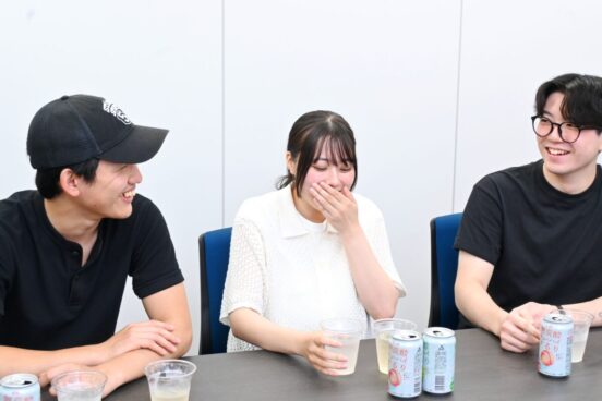 「炭酸なし、むしろイイ！」20代3人が無炭酸チューハイ「するり」を徹底チェック