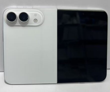 試験者絶賛も“望遠なし”？ 折りたたみiPhone、30万円越えの割り切り