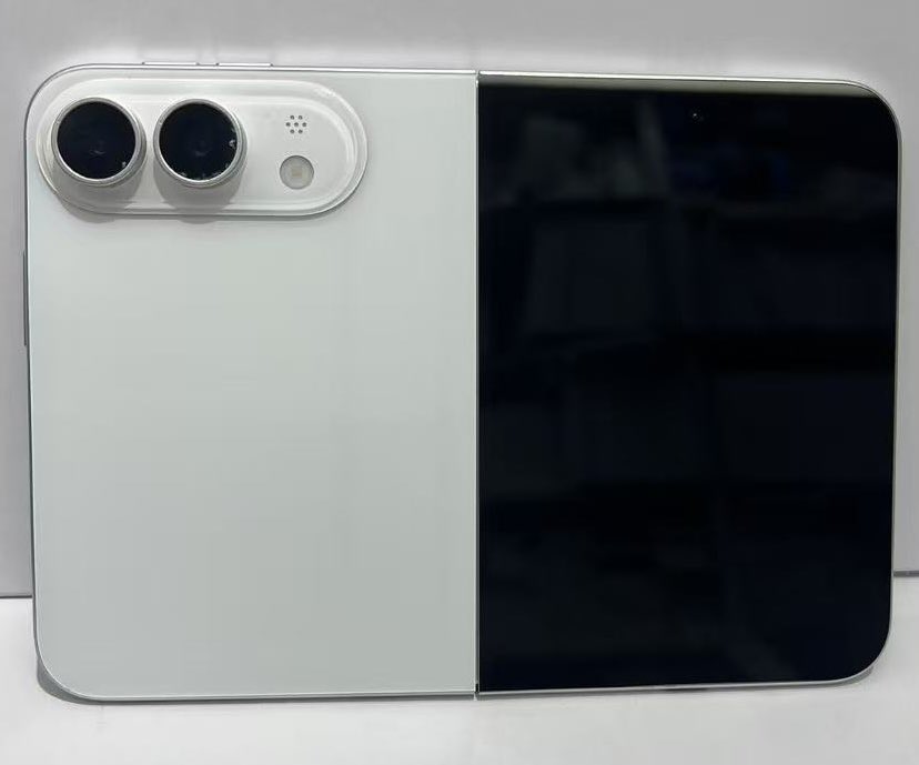試験者絶賛も“望遠なし”？ 折りたたみiPhone、30万円越えの割り切り