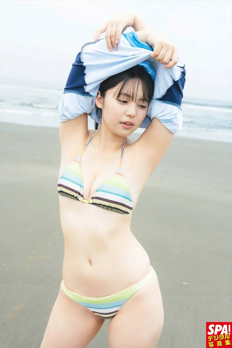 松島かのん、ビキニ姿でフレッシュ美ボディ披露　デジタル写真集「海街のファンタジスタ」誌面カット公開