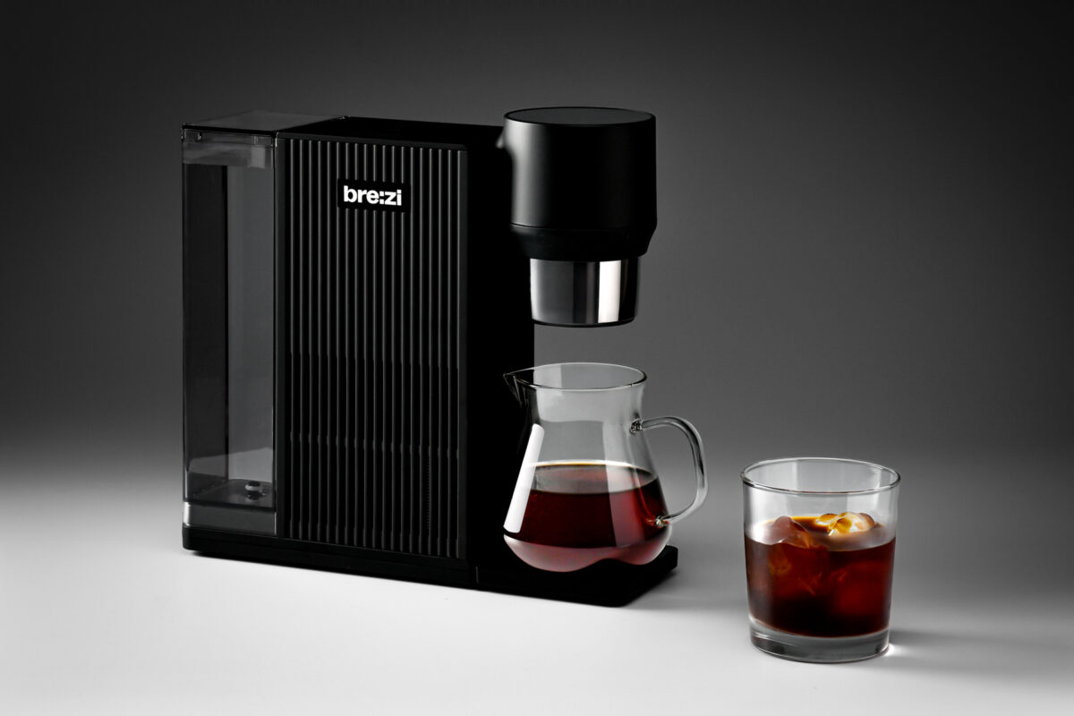 【Makuakeで最大28％OFF】飲みたいときにすぐ飲める！コールドブリューマシン「Brezi」が叶える新カフェタイム