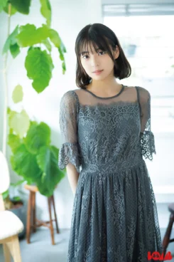 22/7・南伊織、シックなワンピース姿で圧倒的透明感
