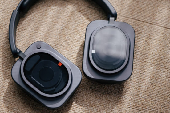 6万円超も納得のプレミアム体験。Nothingの最上位ヘッドホン「Headphone (1) Pro」で原音の味を知る