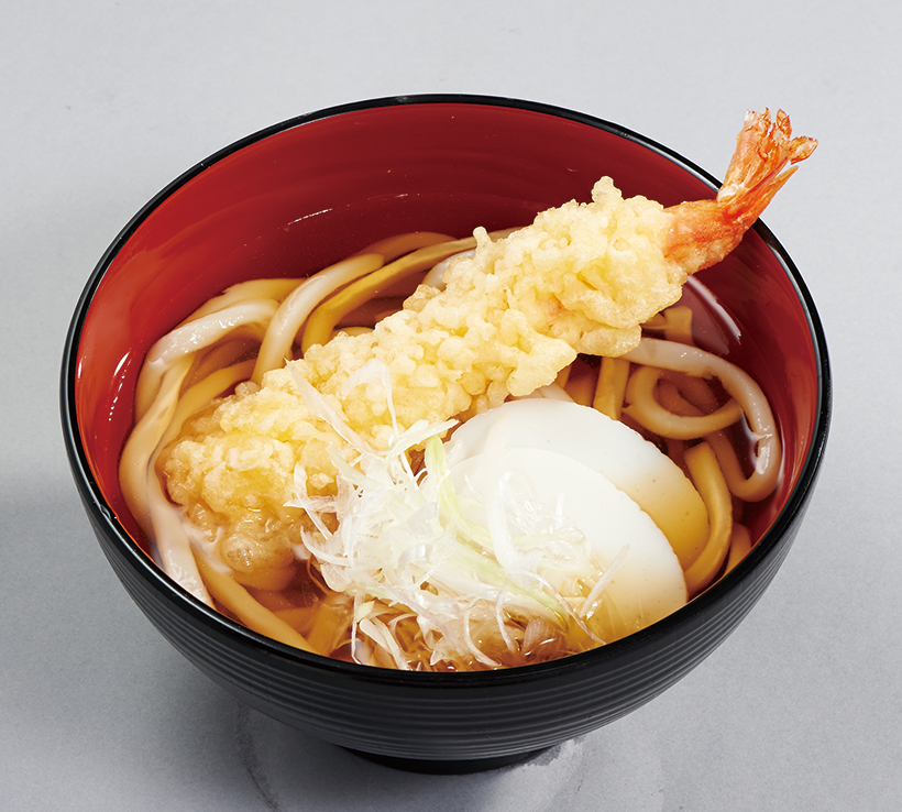 ↑天ぷらうどん（367円）　ふわっと香る魚介のだしに、濃口しょうゆのうまみがベストマッチ。天ぷらは揚げたてサクサクだ
