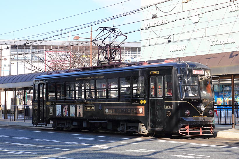 ↑3000形“KURO”はその名の通り車体が黒一色。元東武鉄道軌道線100形で日光市内を走っていた