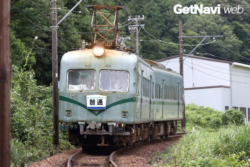 ↑南海電気鉄道高野線で“ズームカー”として親しまれた21000系。大井川鐵道では、いまも2編成が活躍している