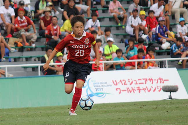 3位決定戦で先制点をアシストした名古屋グランパスU-12の鈴木陽人選手。