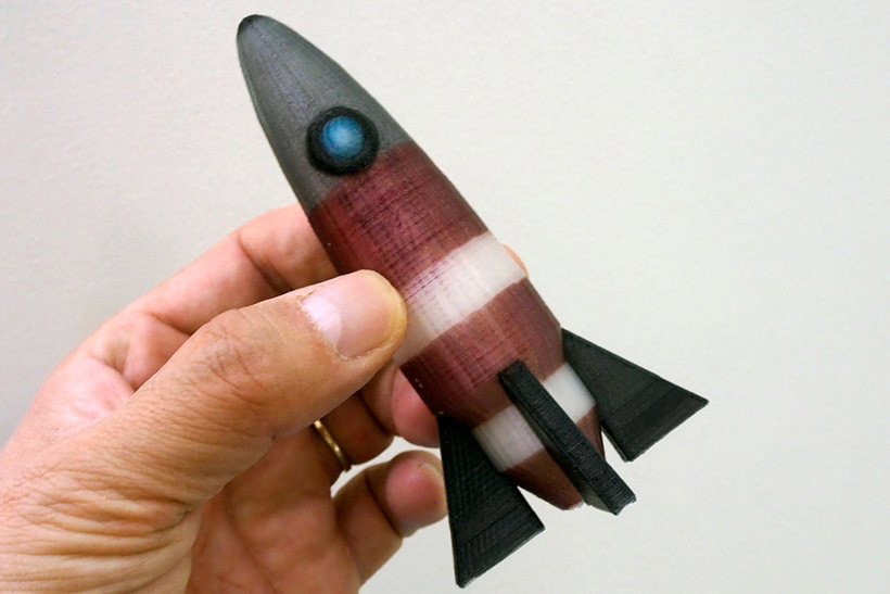 ↑ロケットは金属の光沢がないものの、手作りおもちゃのような感じに仕上がる